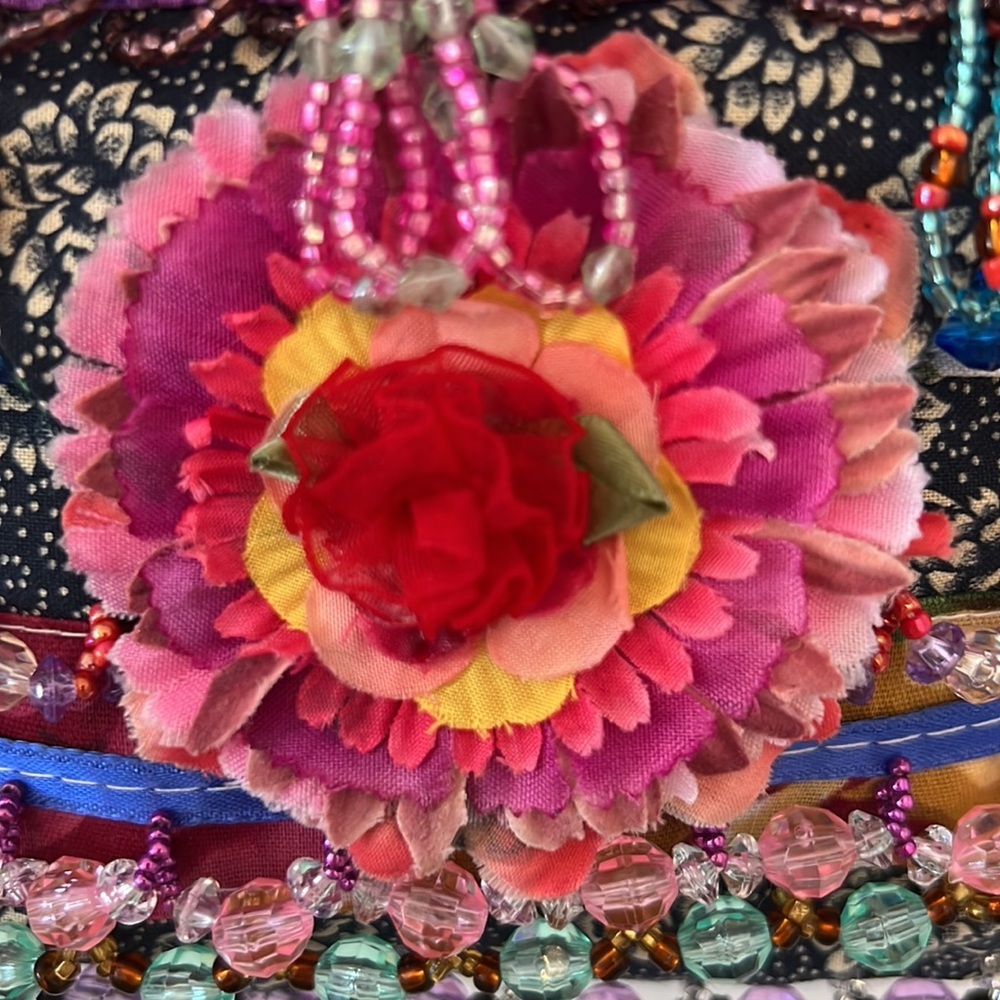 NWT vintage Square-shaped with tassels Handmade Hand-beaded in Aspen CO ROSETTES - Picture 4 of 15